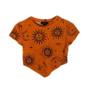 Streetwear Society • Orange Black Celestial Print Low High Graphic Tee 🧡